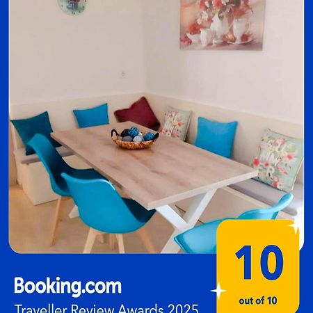 Central Apartment Near The Beach With Huge Private Terrace Loutraki  Exterior photo