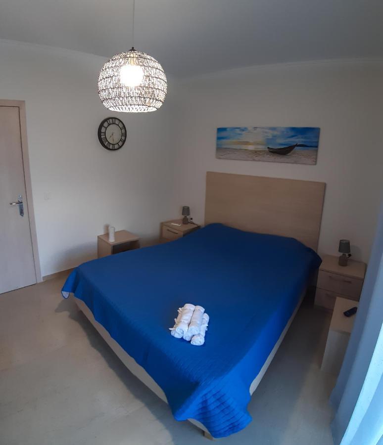Central Apartment Near The Beach With Huge Private Terrace Loutraki  Exterior photo