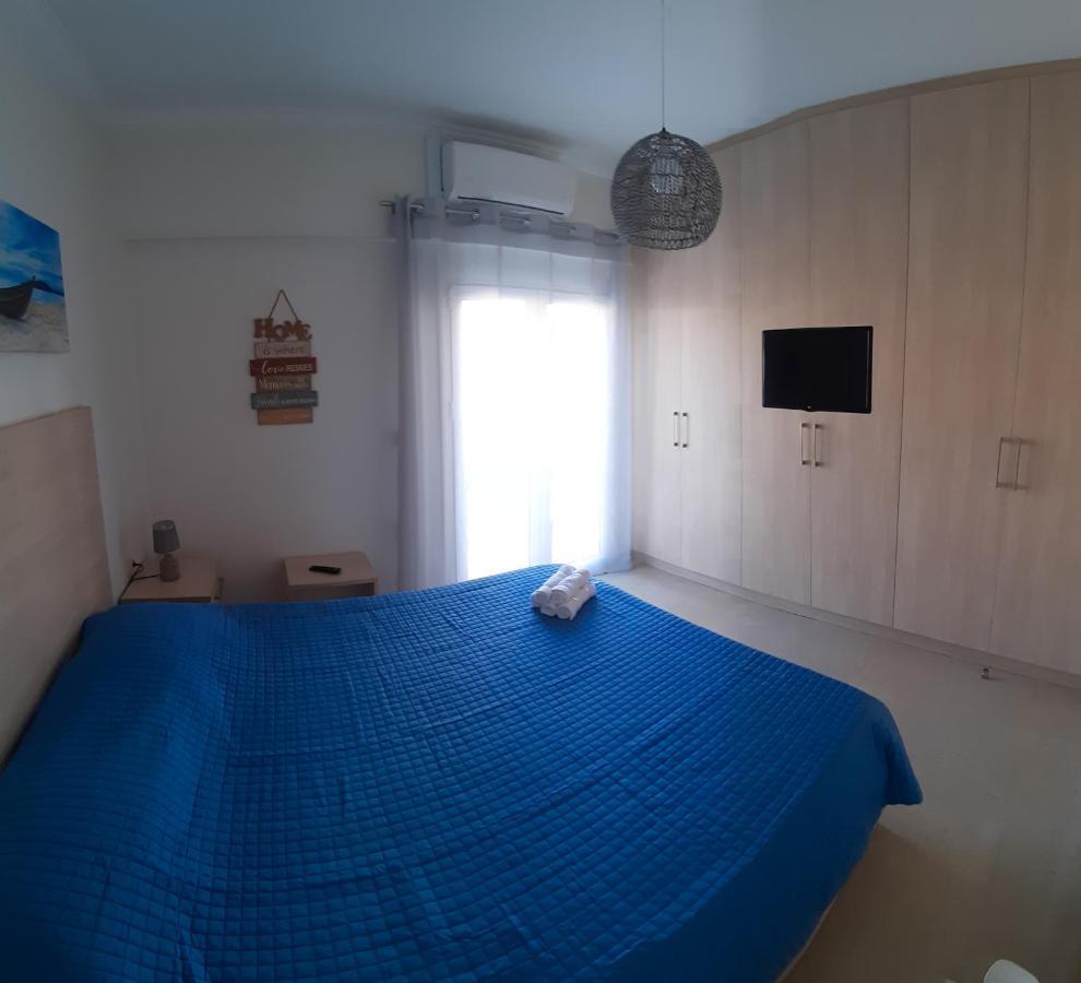 Central Apartment Near The Beach With Huge Private Terrace Loutraki  Exterior photo