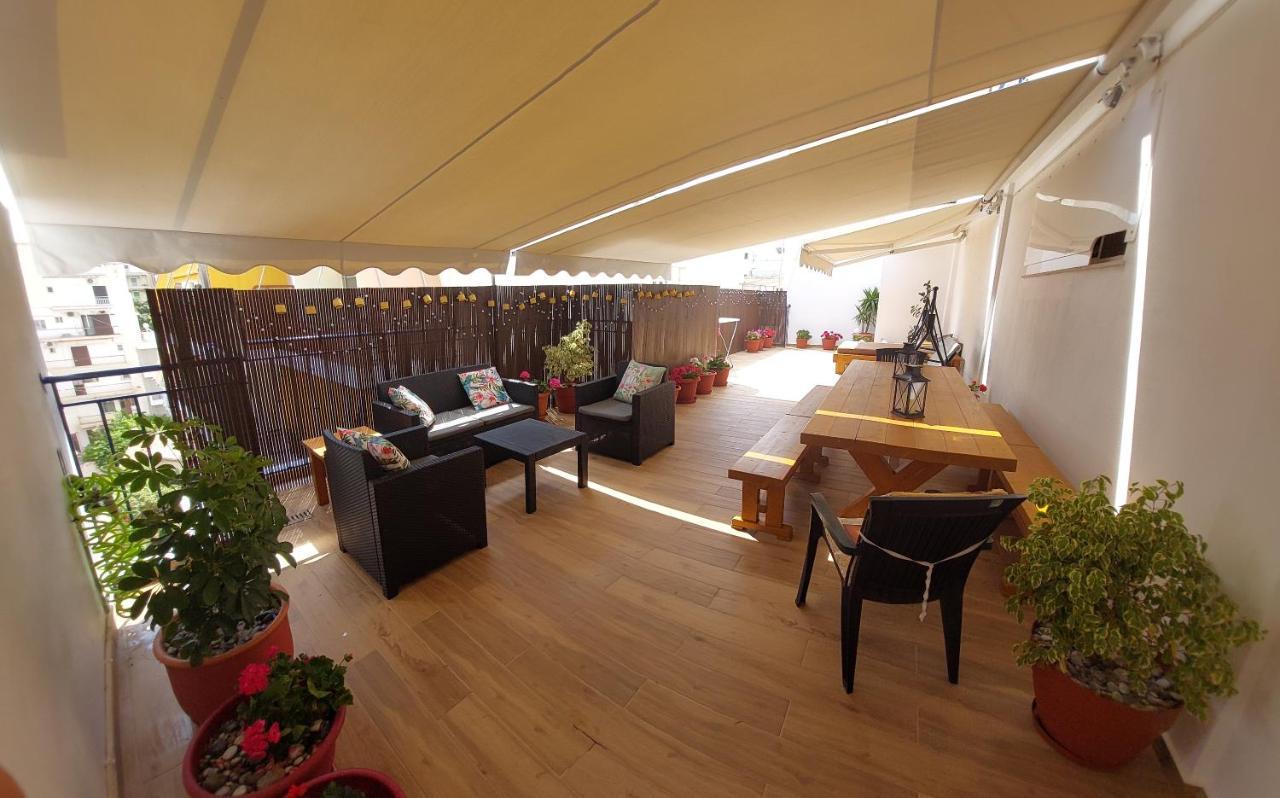 Central Apartment Near The Beach With Huge Private Terrace Loutraki  Exterior photo